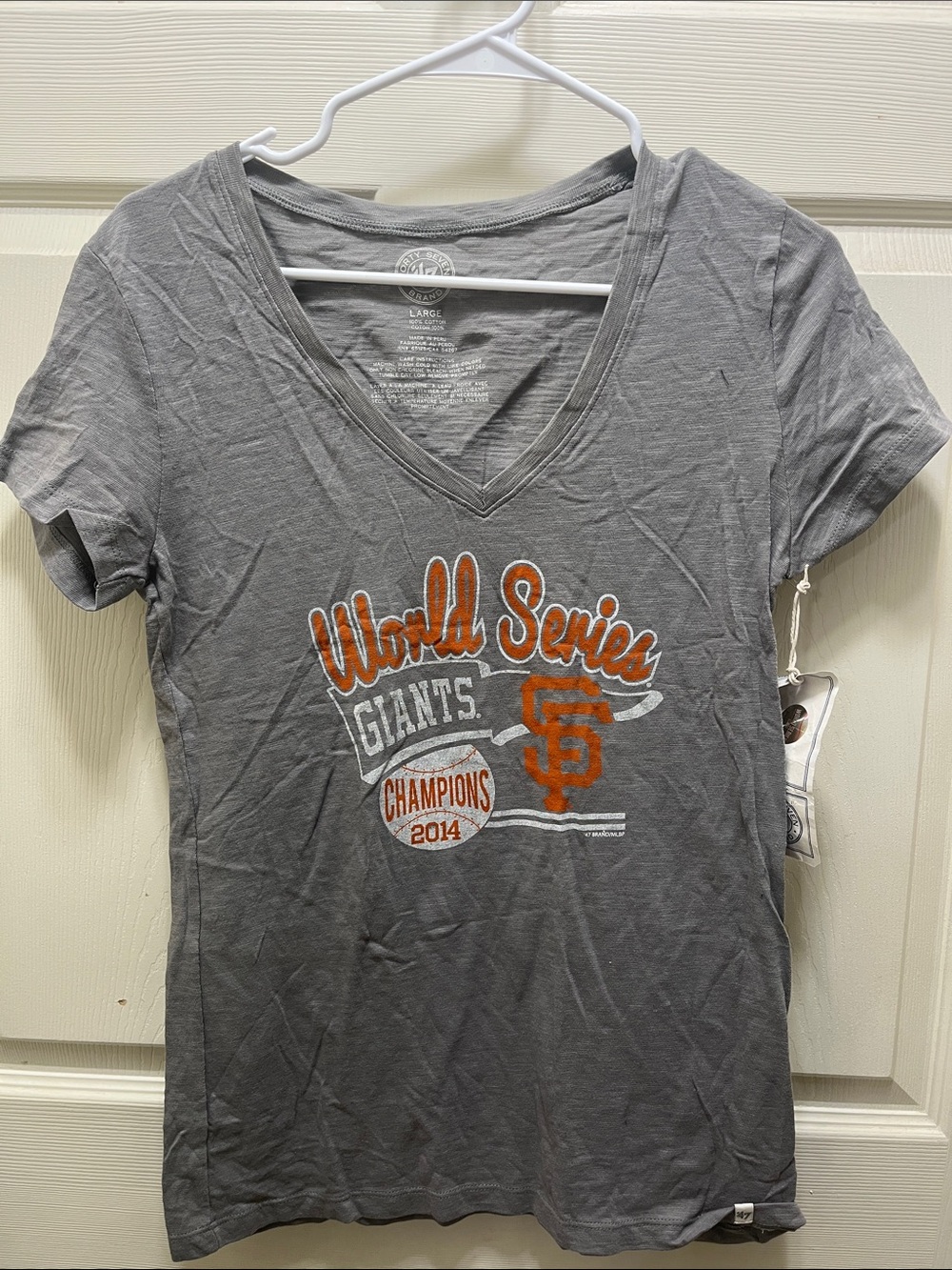 47 Brand Gray Women's V-Neck Tee with Orange and White Giants Graphics L